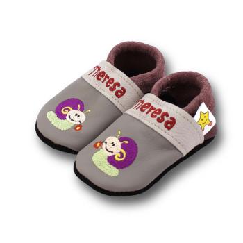 Krabbelschuhe Schnecke auf grau